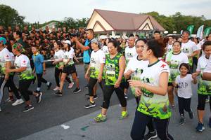 BIB: 2485
                            <button type="button" onclick="openModal(3530840)" class="btn btn-primary btn-sm float-right btn-popup" data-toggle="modal" data-target=".modal-high-quality">
                        <i class="fas fa-shopping-cart"></i> Add to Cart
                    </button>
                                            <button type="button" onclick="isThisMe(3530840, true)" class="btn btn-success btn-sm float-right btn-popup btn-isme hidden" data-toggle="tooltip" data-placement="bottom" title="นี่คือรูปของคุณใช่ไหม คลิกที่นี่เพื่อเอาเข้าอัลบั้ม">
                        <i class="fas fa-plus"></i> Add to album
                    </button>
                    <button type="button" onclick="isThisMe(3530840, false)" class="btn btn-warning btn-sm float-right btn-popup btn-isnotme hidden">
                        <i class="fas fa-ban"></i> Remove from album
                    </button>